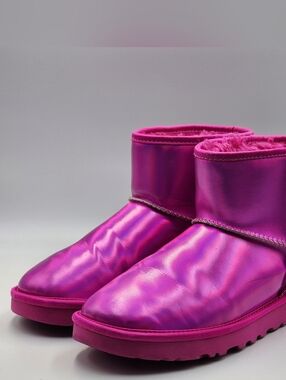 Uggs Classic Mini Iridescent Color Pink Size 7